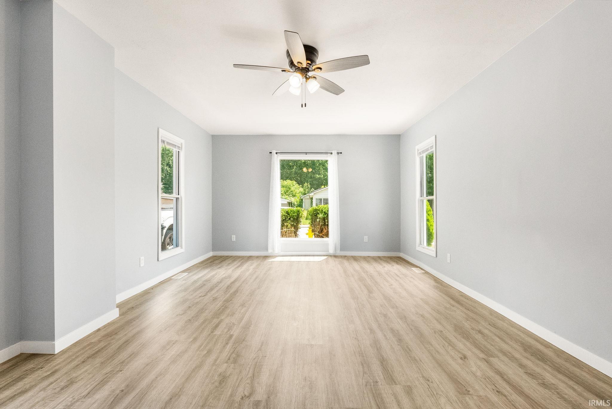 321 W Oakridge Avenue