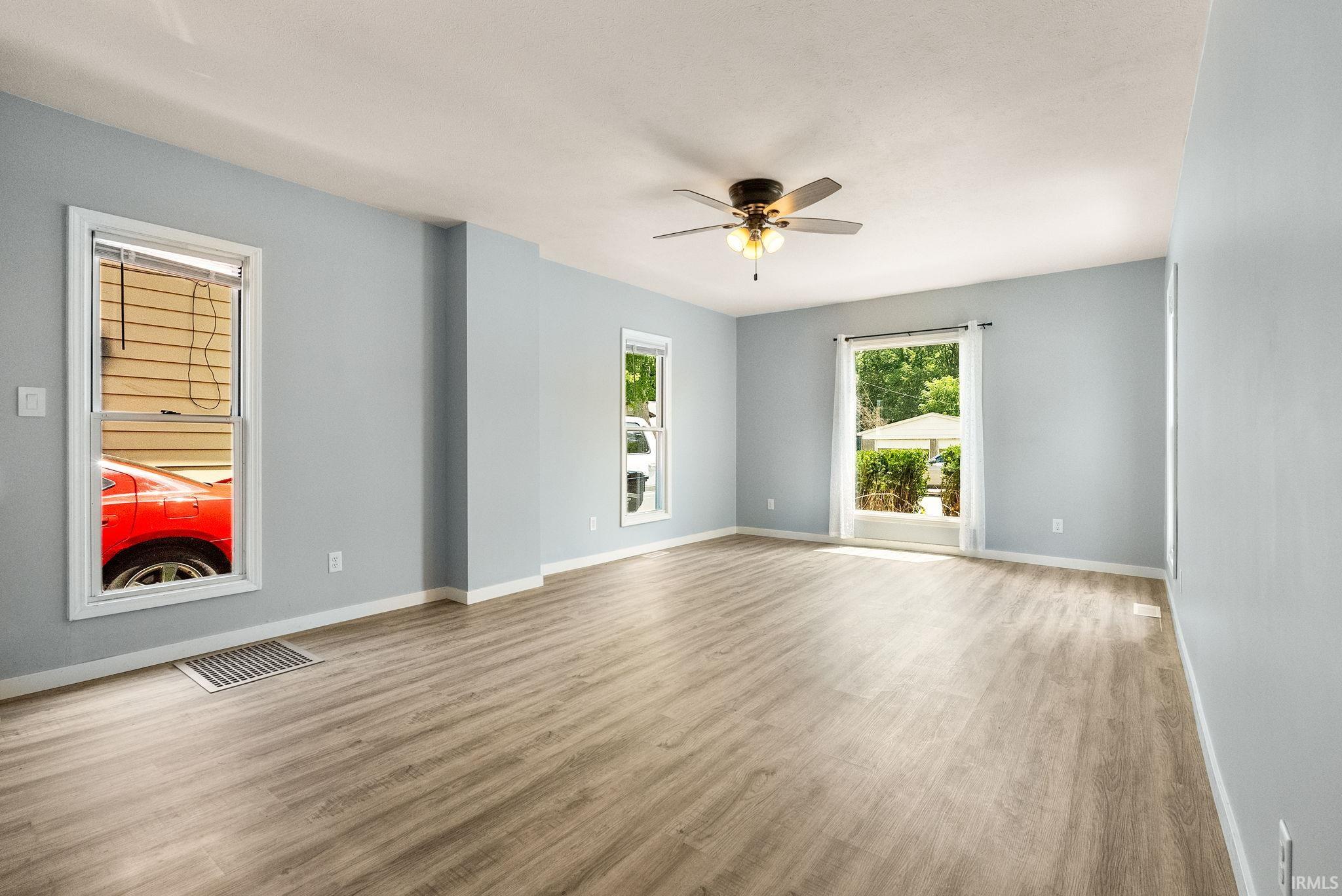 321 W Oakridge Avenue