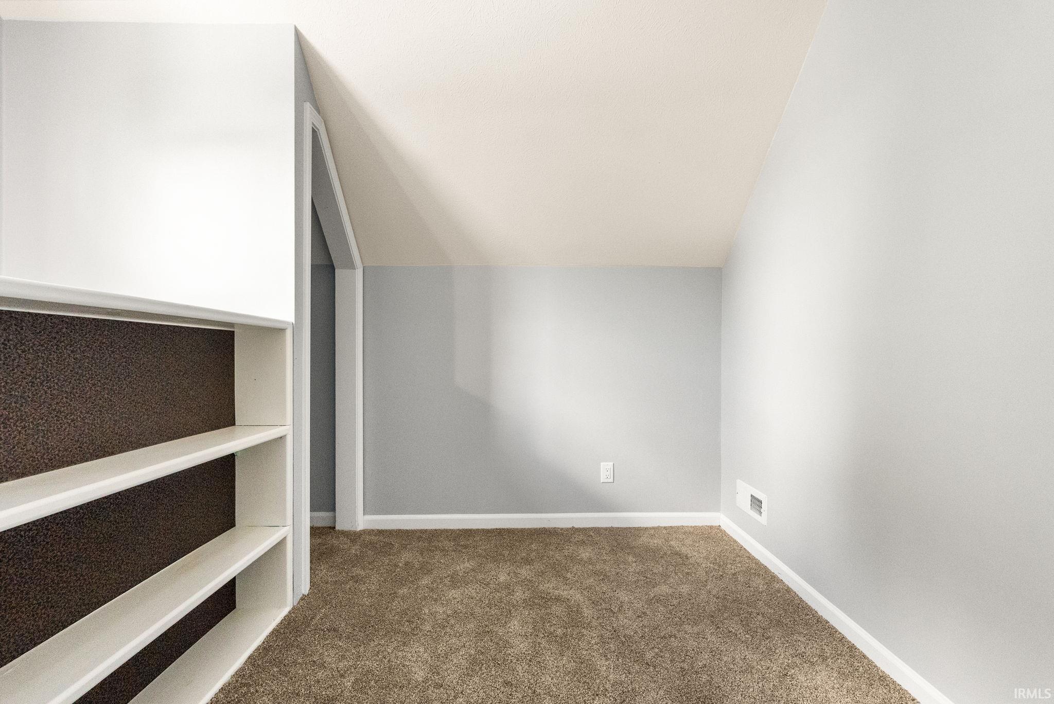 321 W Oakridge Avenue