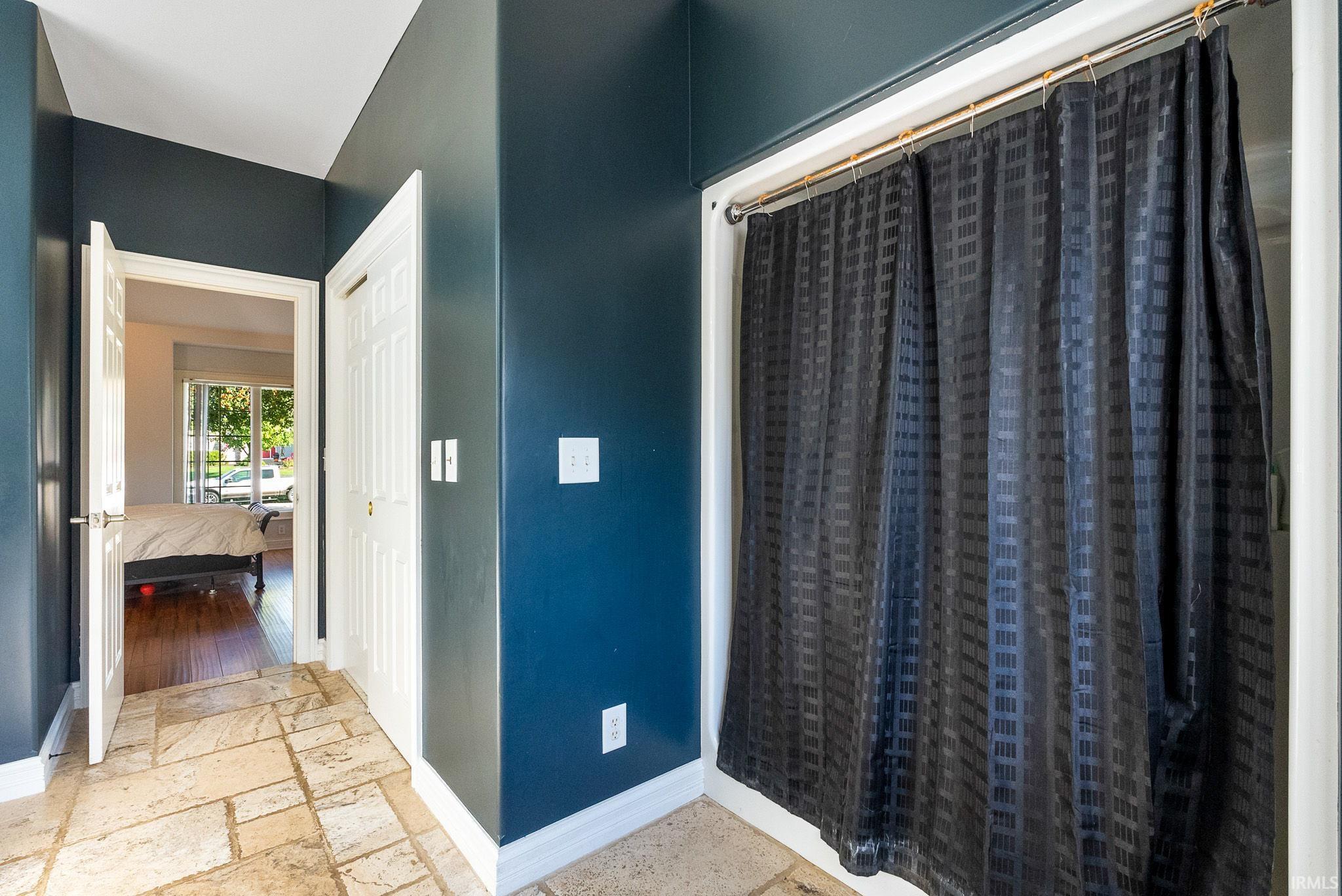 952 N Old Orchard Drive