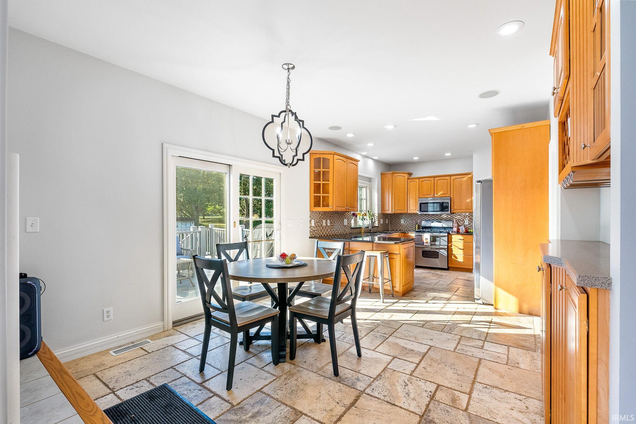 952 N Old Orchard Drive