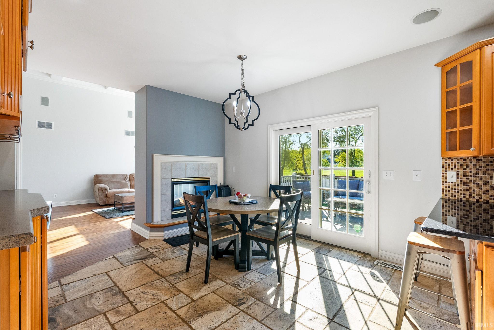 952 N Old Orchard Drive