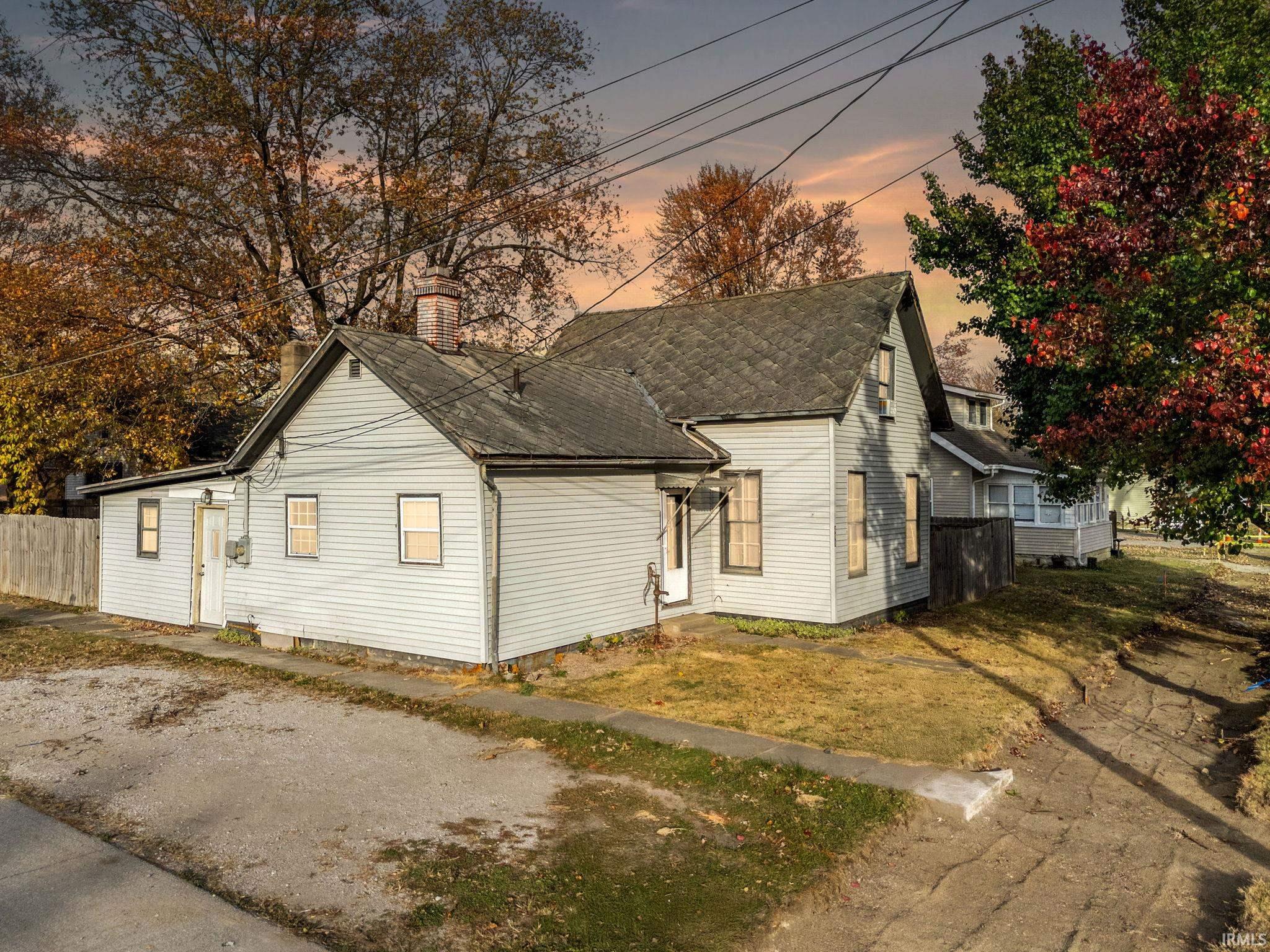 401 E Sycamore Street