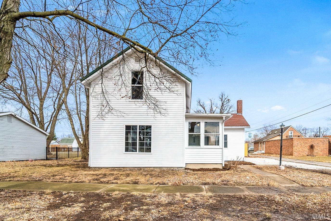 205 W Poplar Street