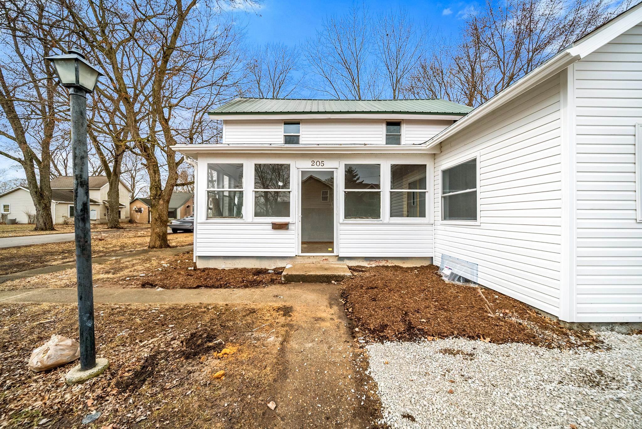 205 W Poplar Street