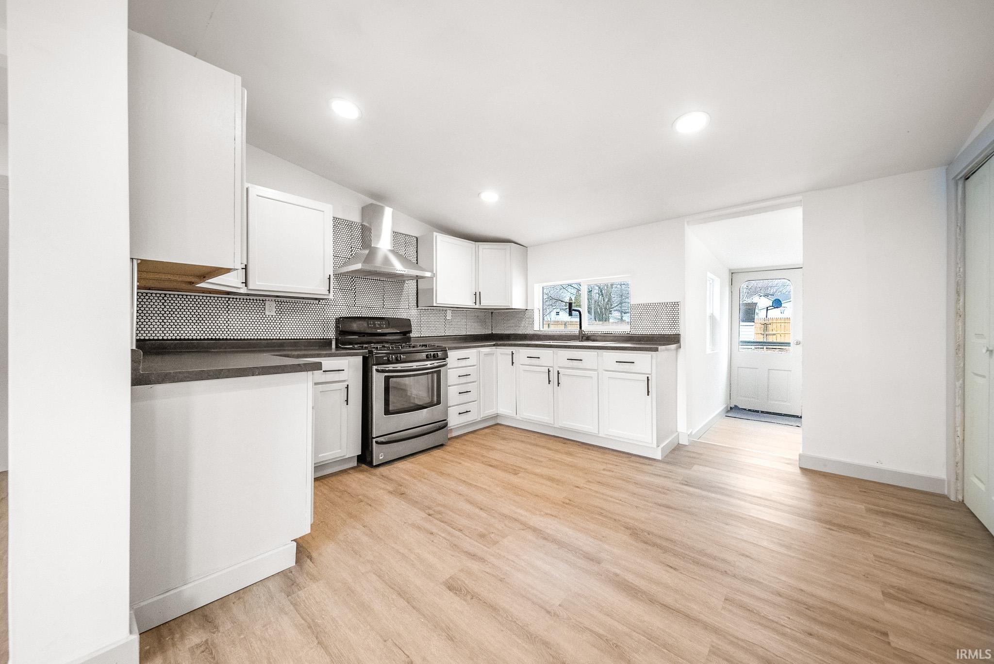 205 W Poplar Street