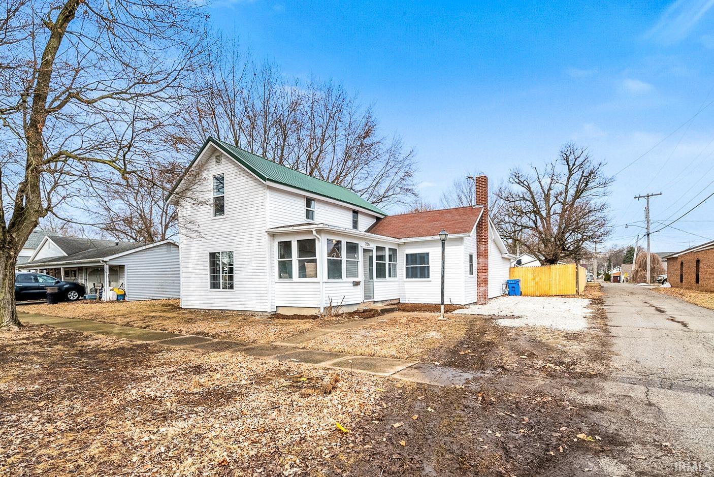 205 W Poplar Street