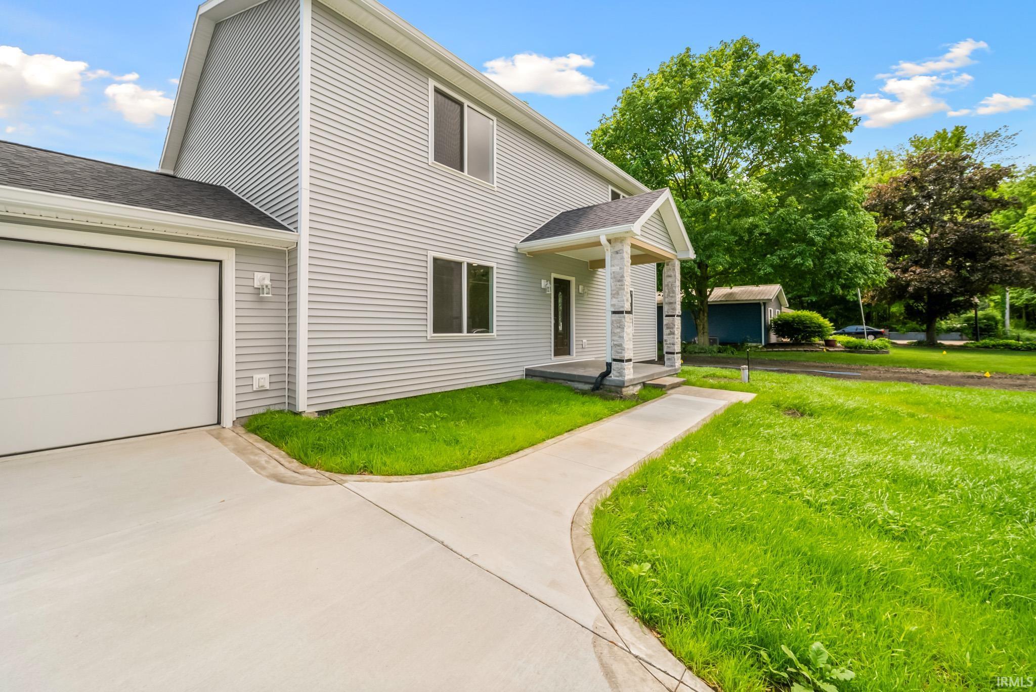2416 S Woodland Trail