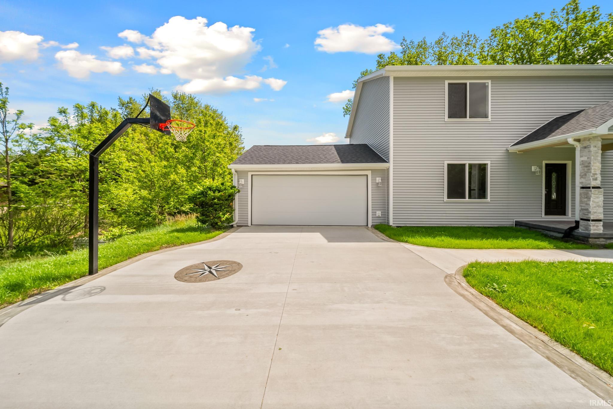 2416 S Woodland Trail