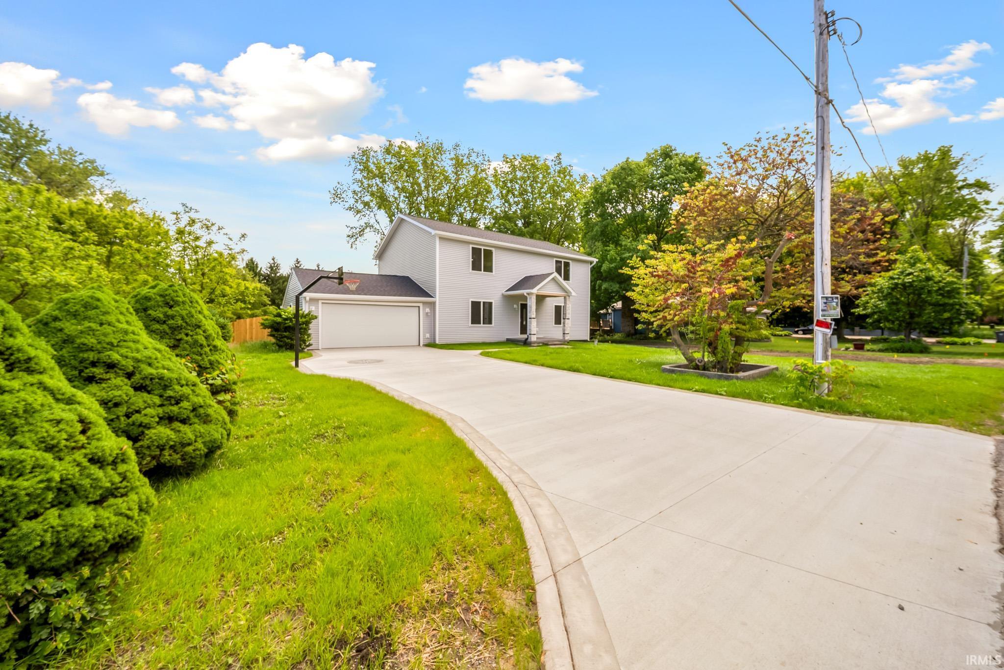 2416 S Woodland Trail
