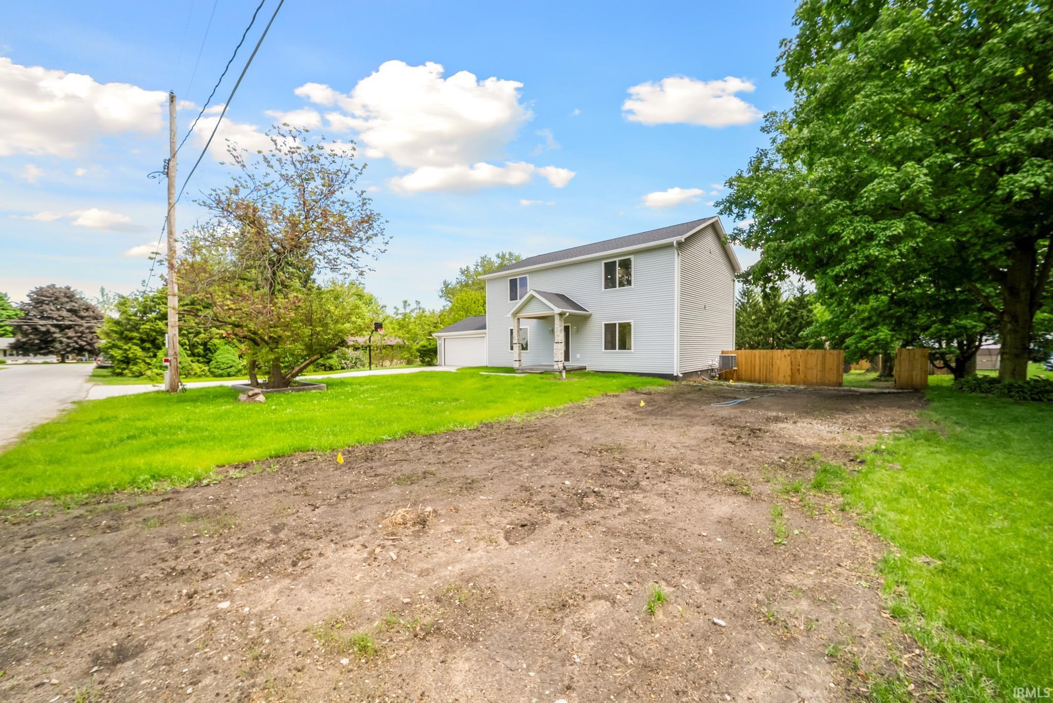2416 S Woodland Trail