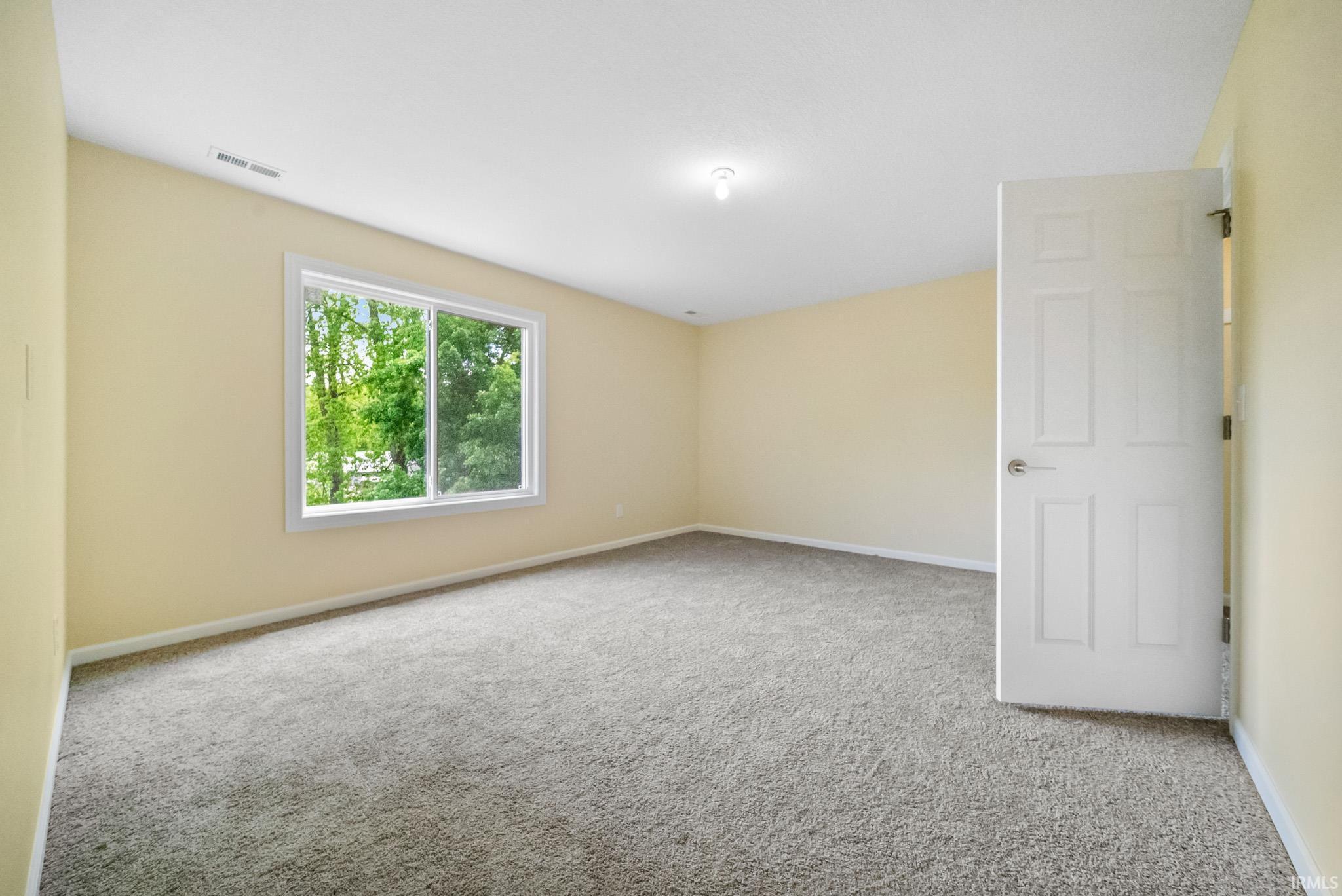 2416 S Woodland Trail