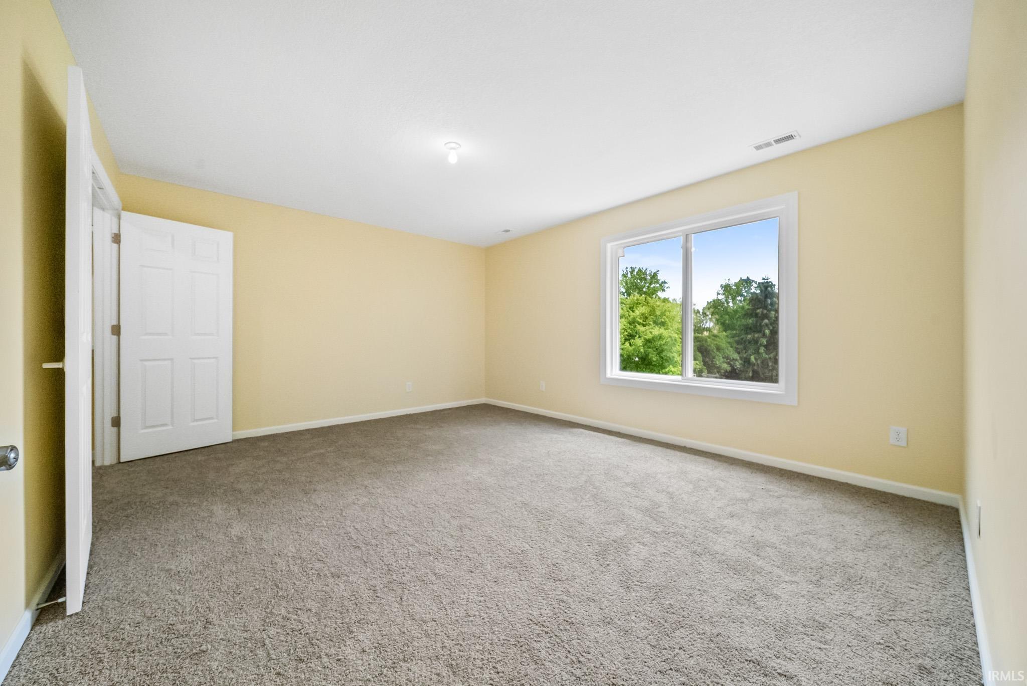 2416 S Woodland Trail