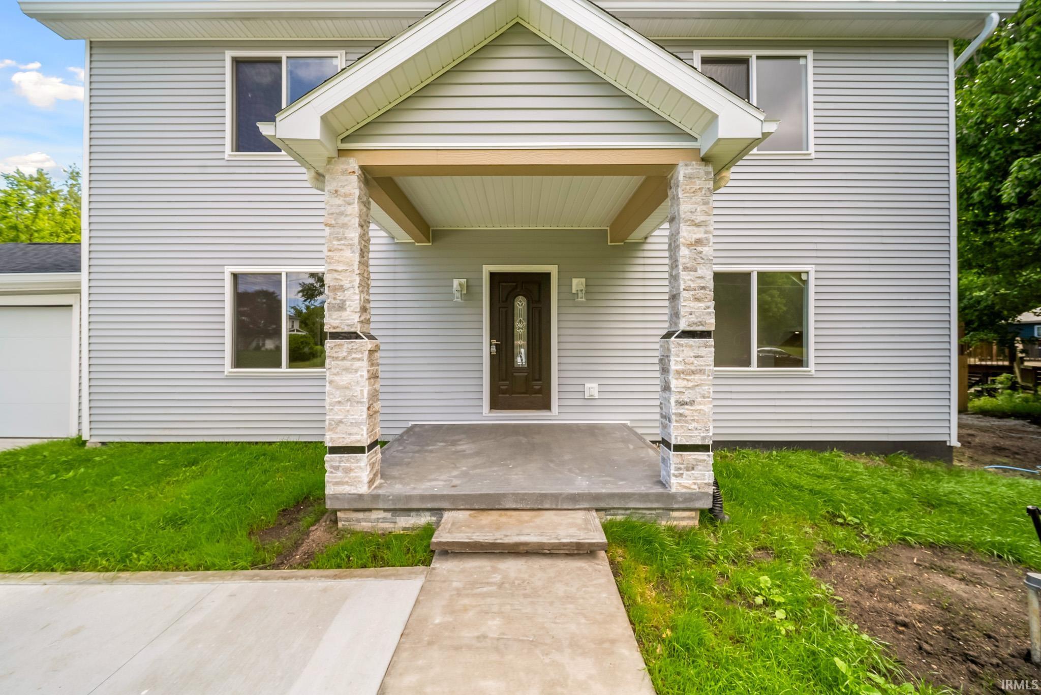 2416 S Woodland Trail