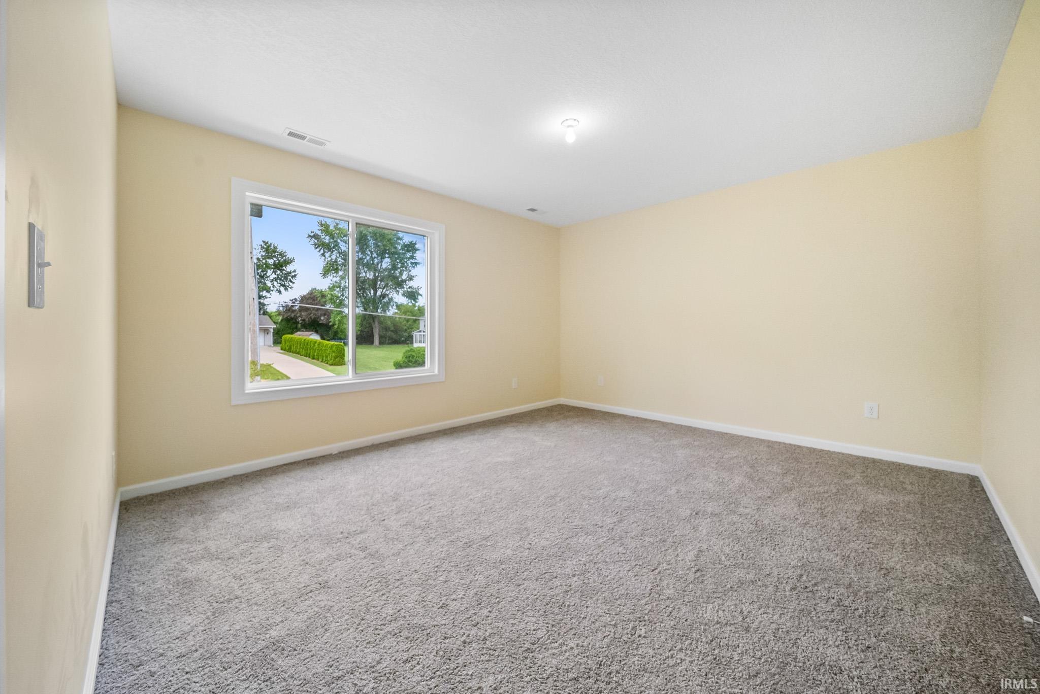 2416 S Woodland Trail
