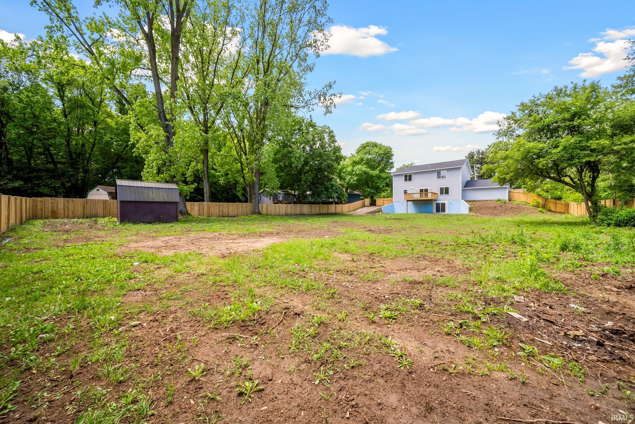 2416 S Woodland Trail
