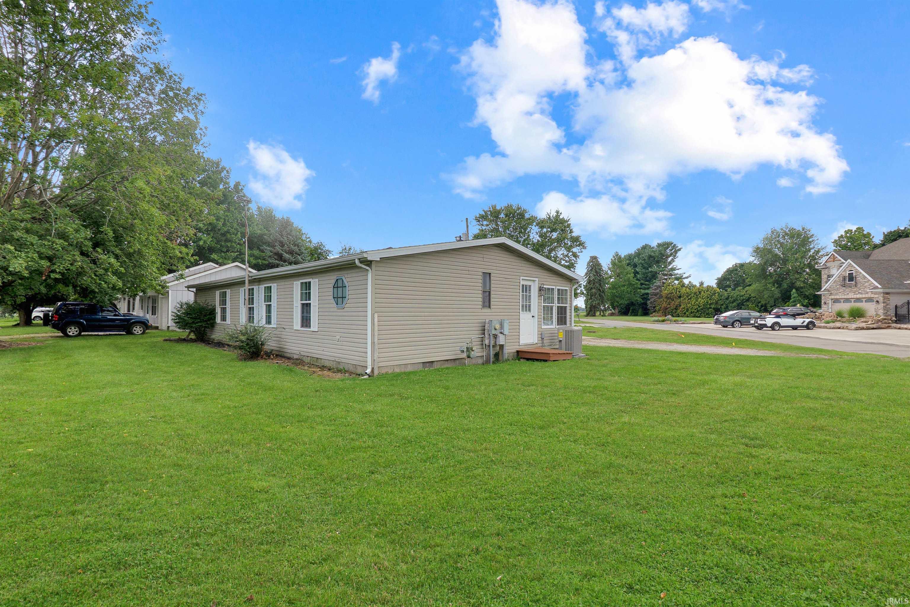 11131 N Wawasee Circle
