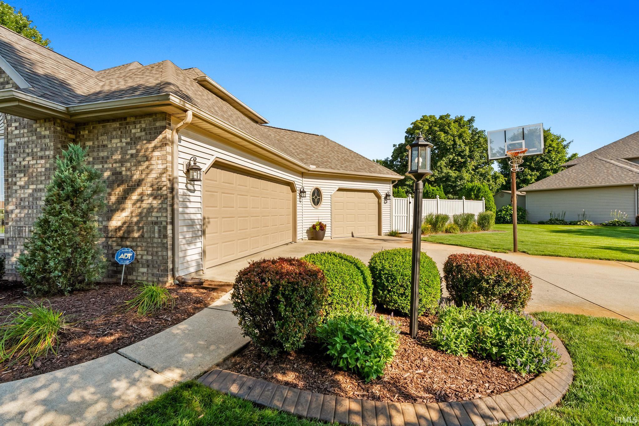 60642 Creekstone Court