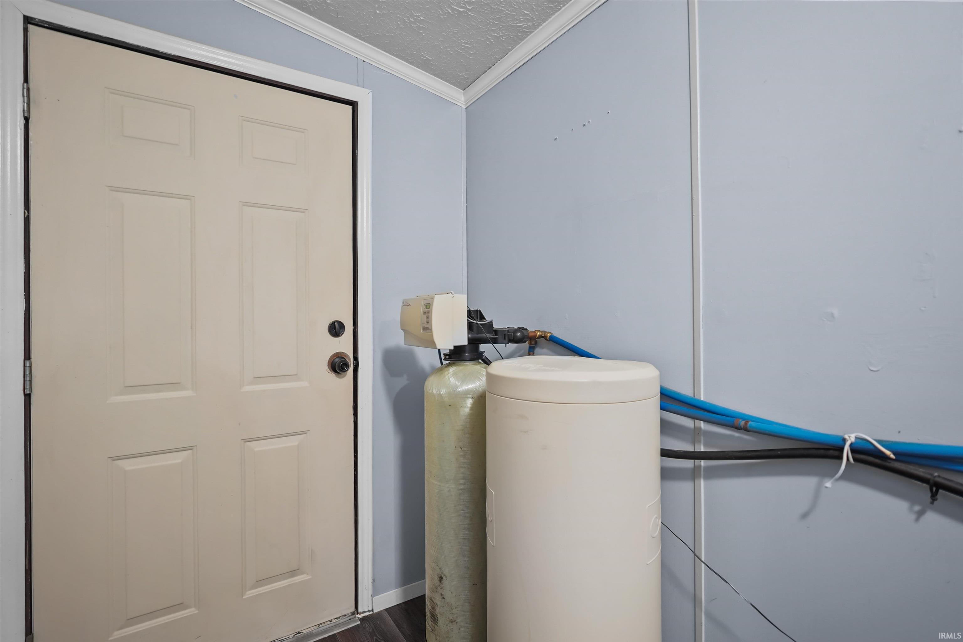 2490 S Woodland Trail