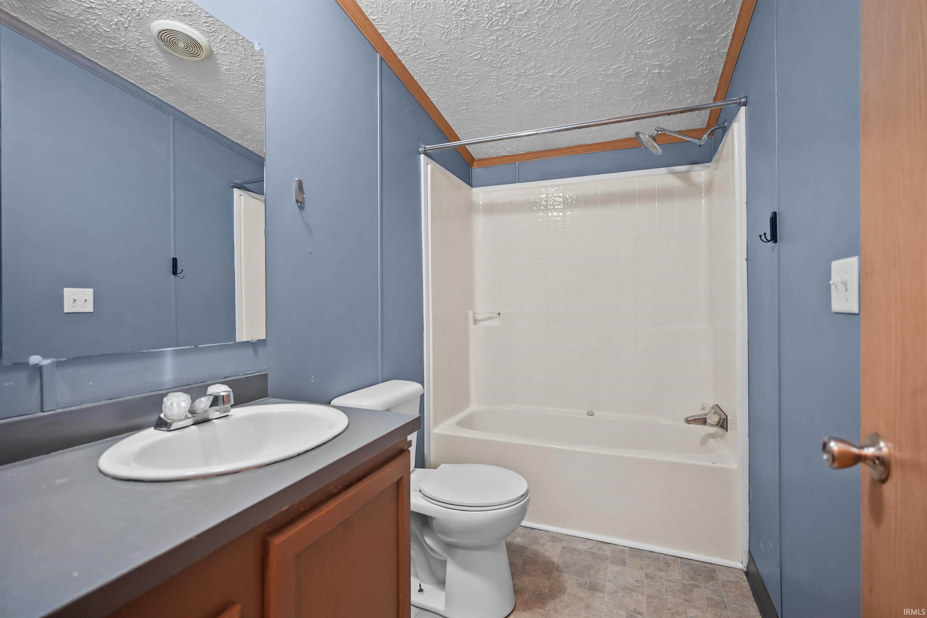 2490 S Woodland Trail