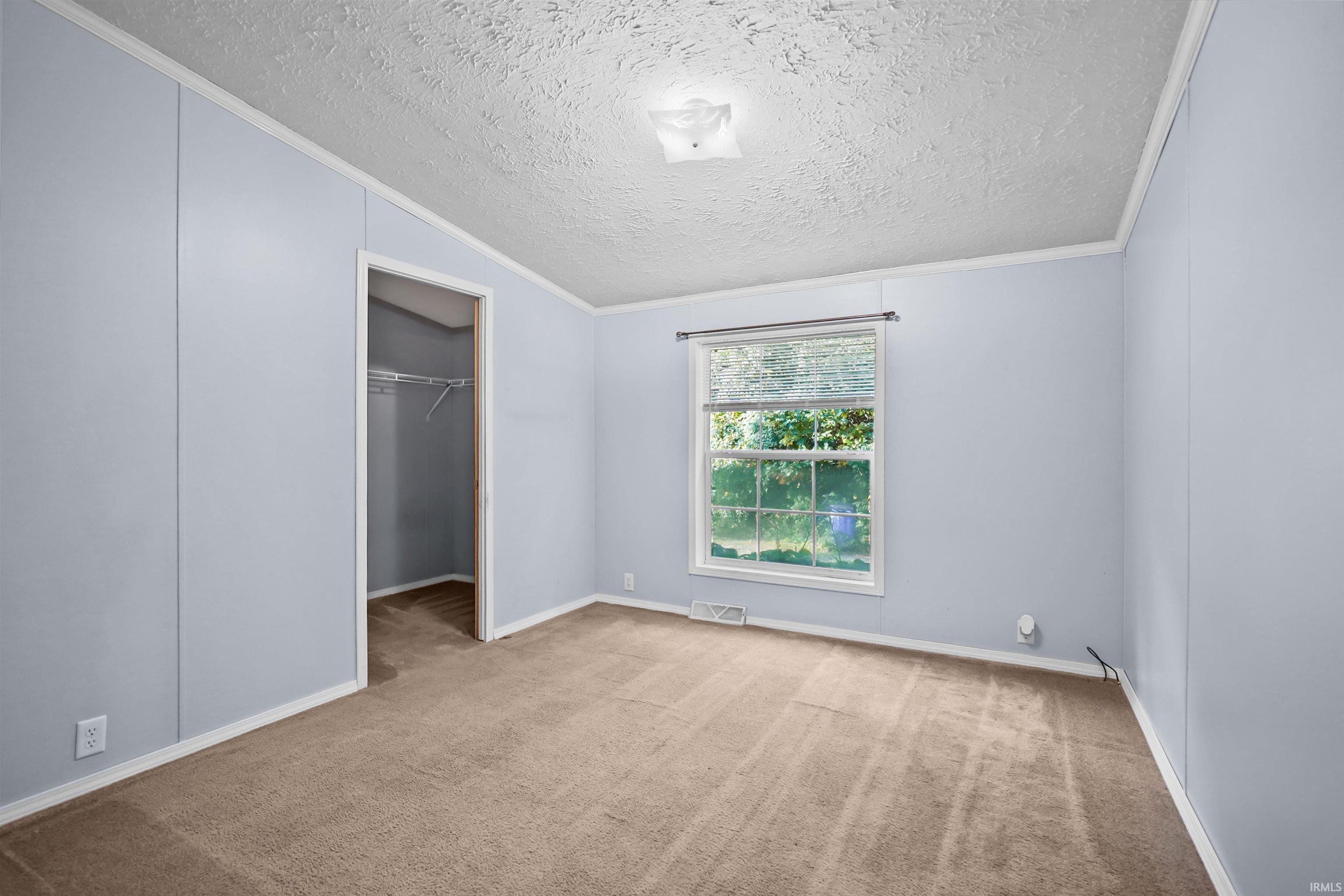 2490 S Woodland Trail