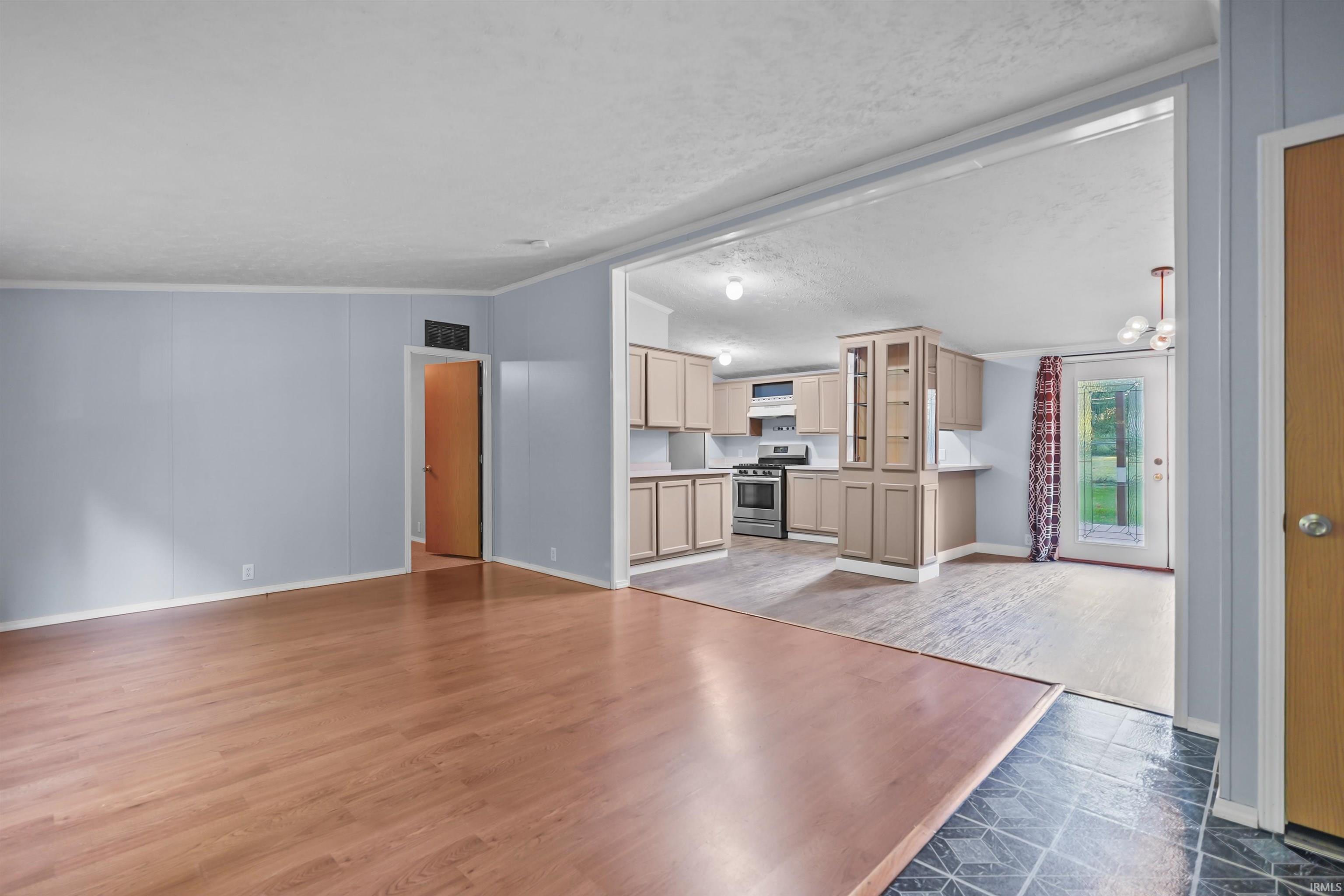 2490 S Woodland Trail