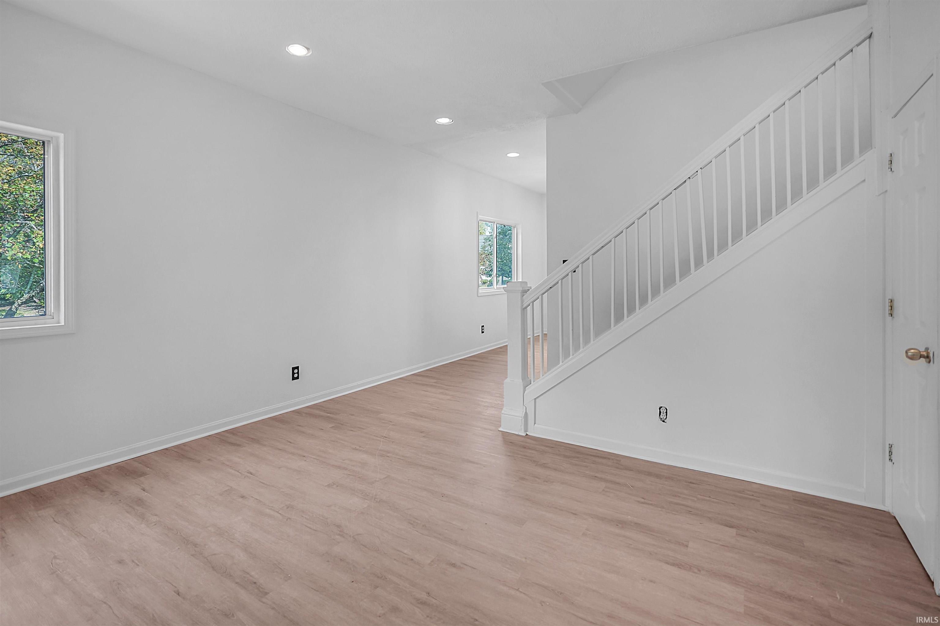 934 W Garfield Avenue