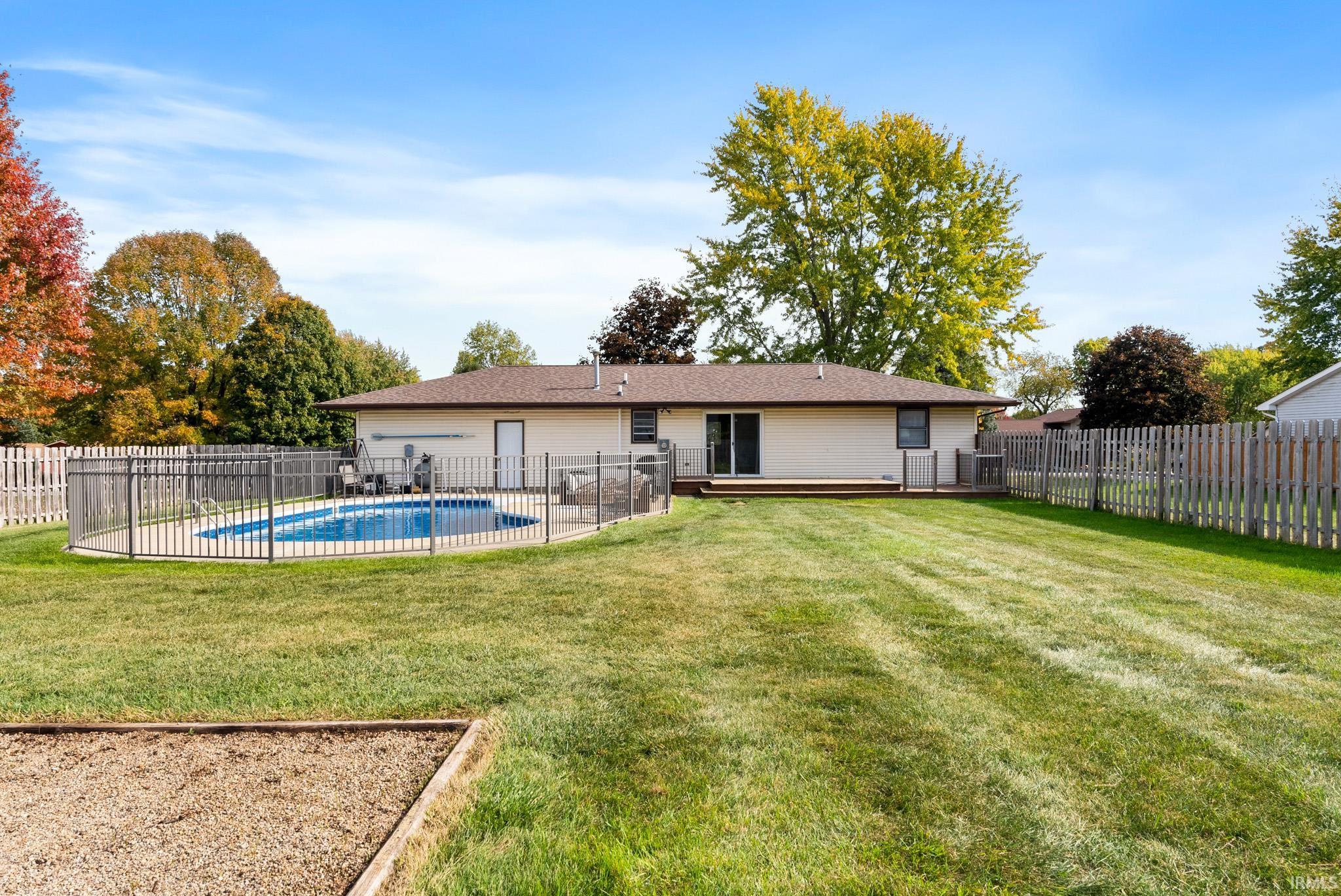 933 N Timberline Circle