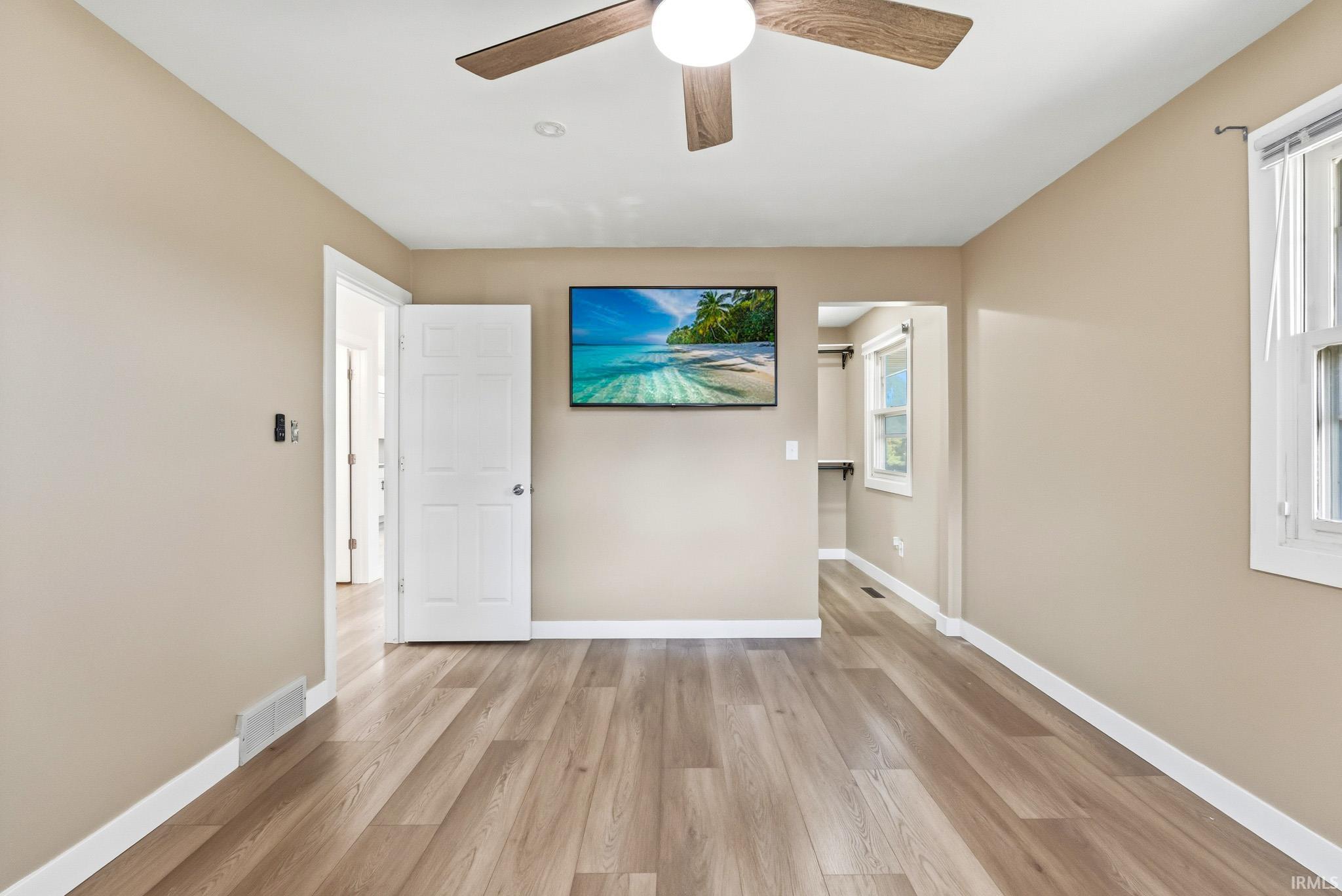 933 N Timberline Circle