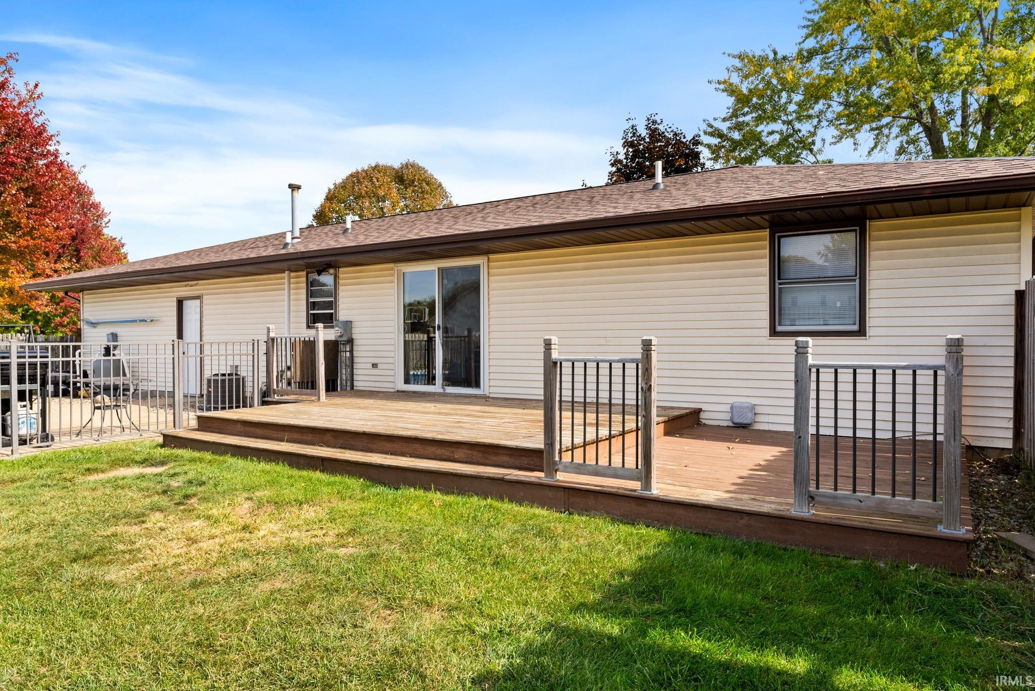 933 N Timberline Circle