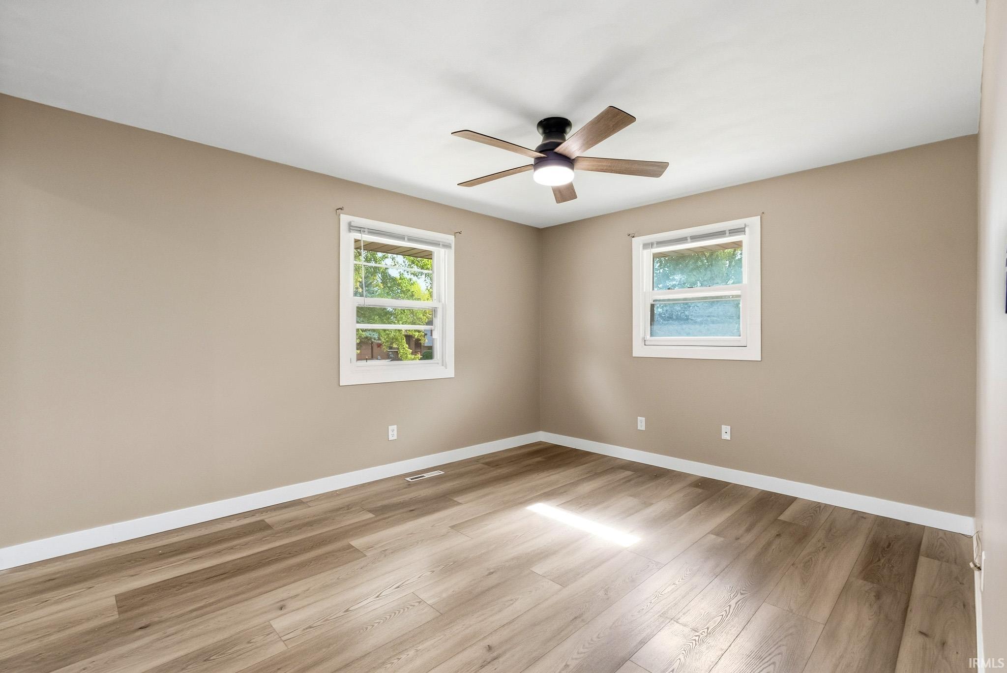 933 N Timberline Circle