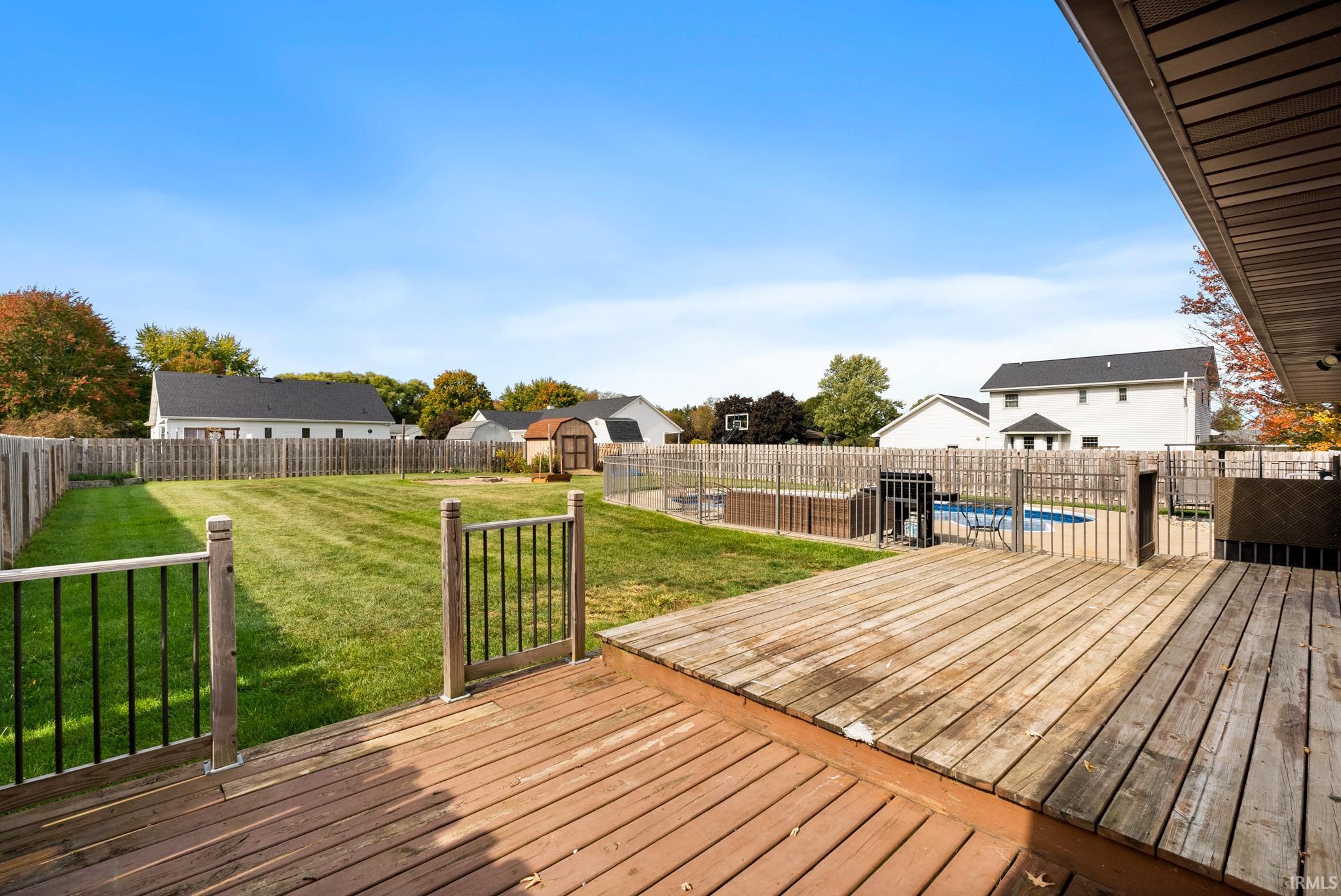 933 N Timberline Circle