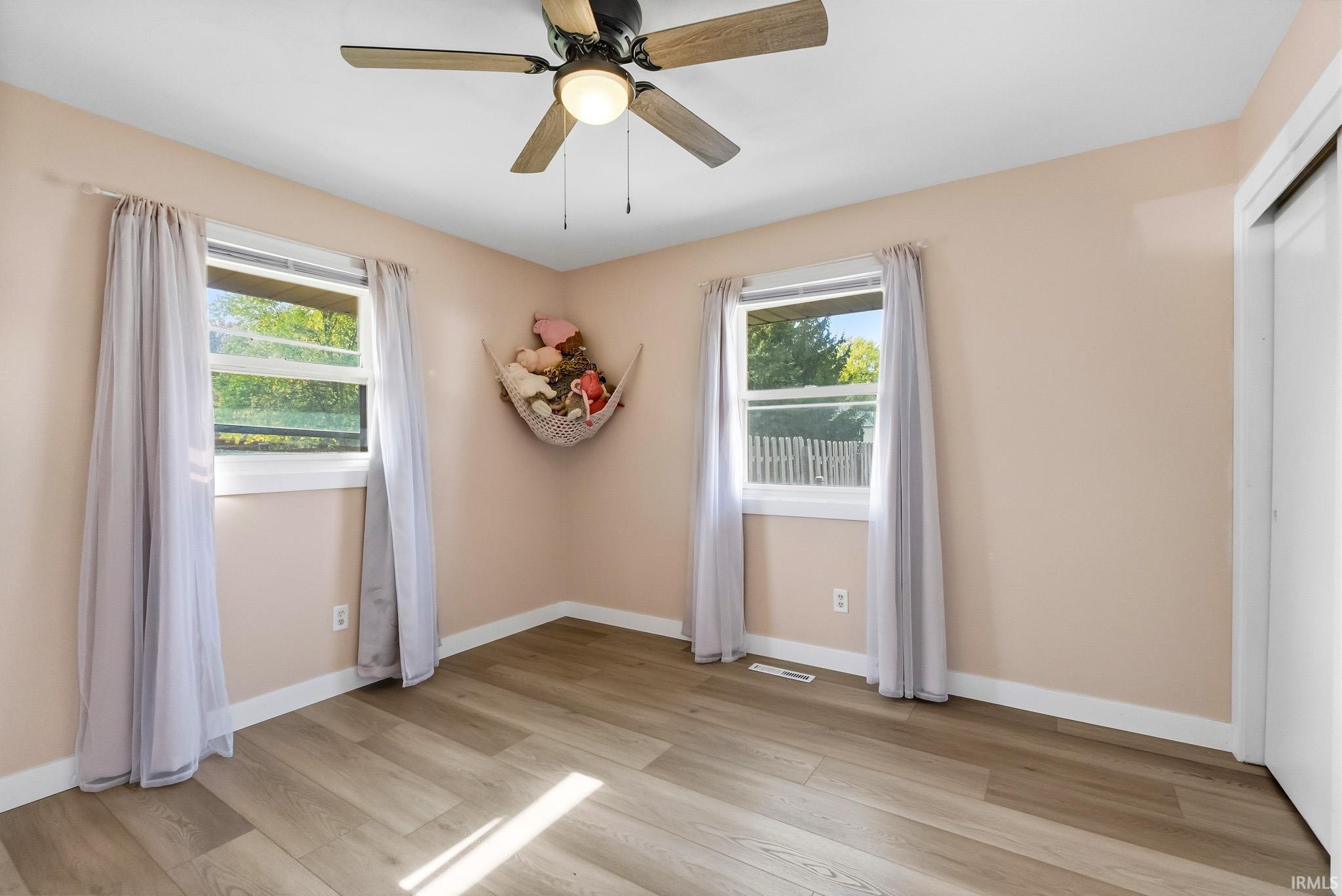 933 N Timberline Circle