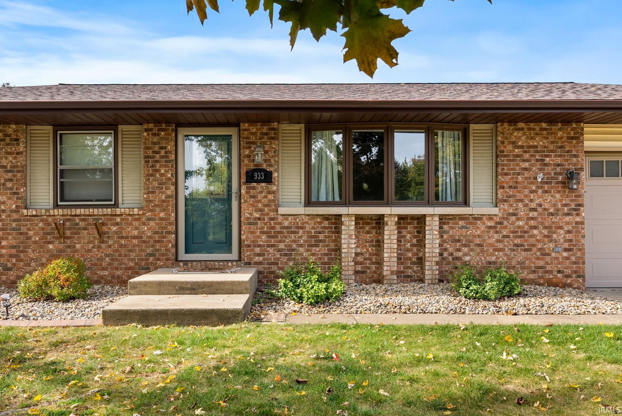 933 N Timberline Circle