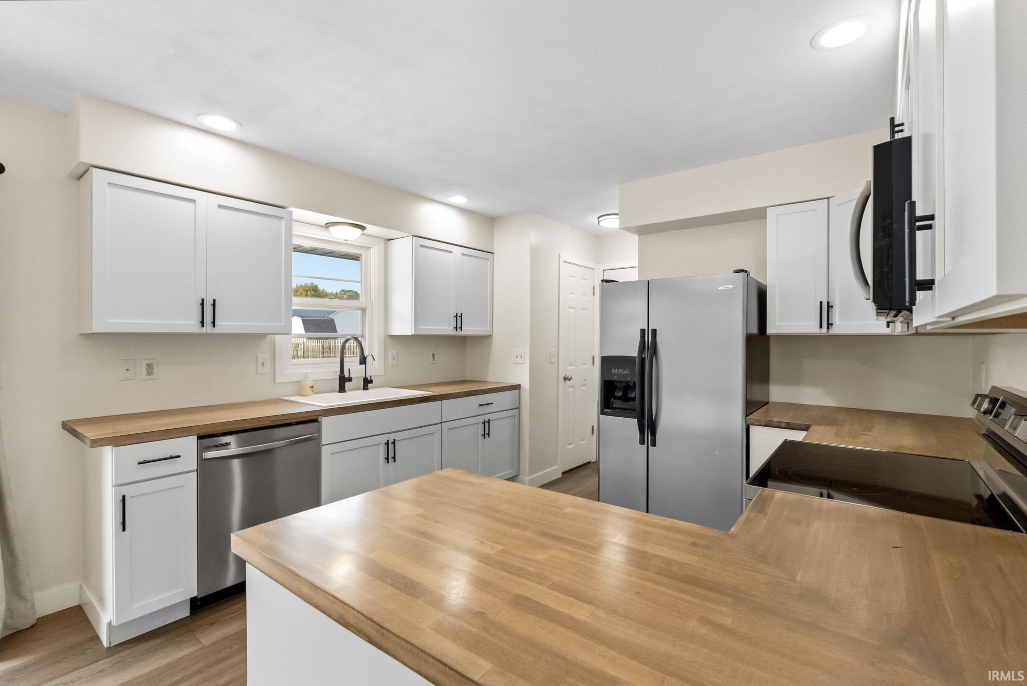 933 N Timberline Circle