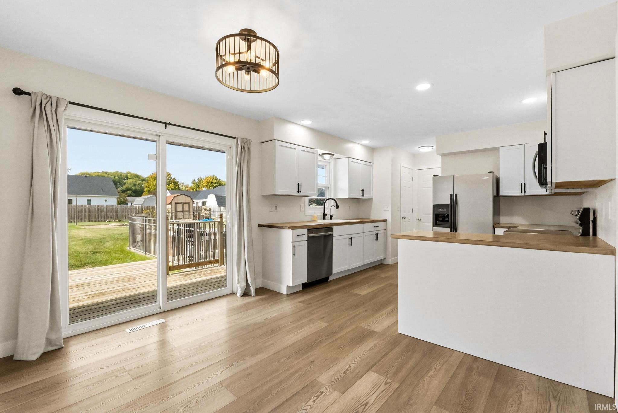 933 N Timberline Circle