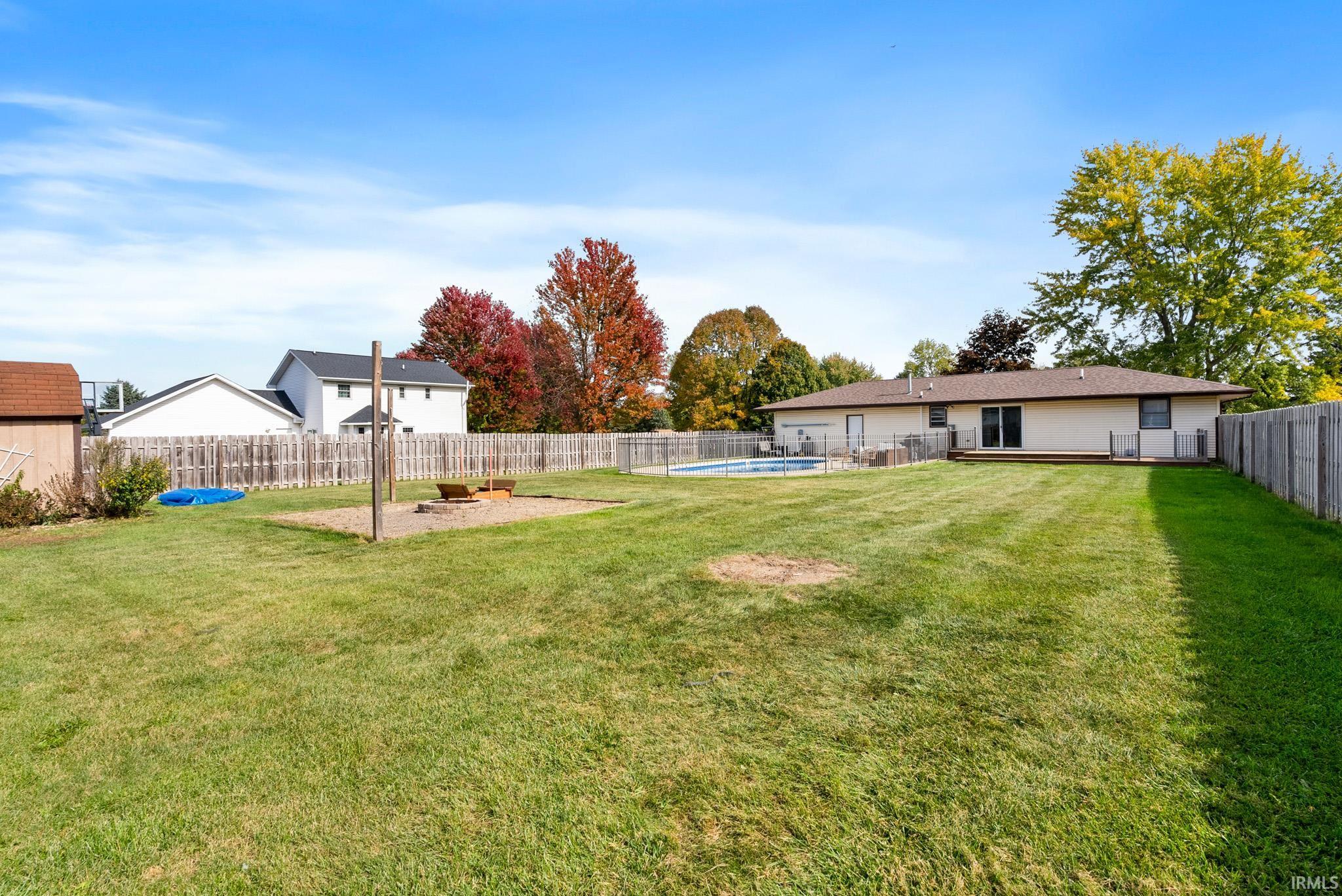 933 N Timberline Circle