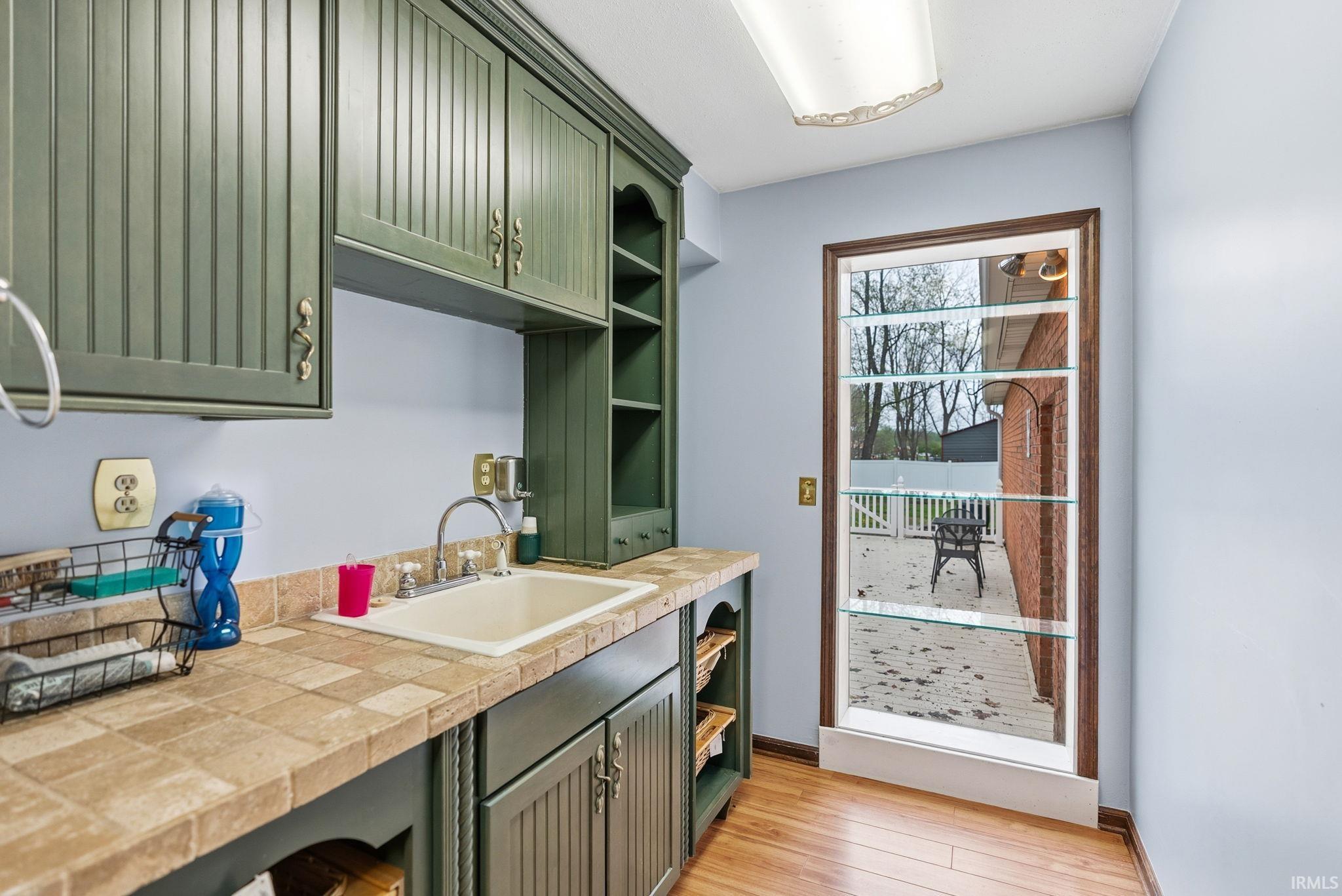 1910 Deer Trail