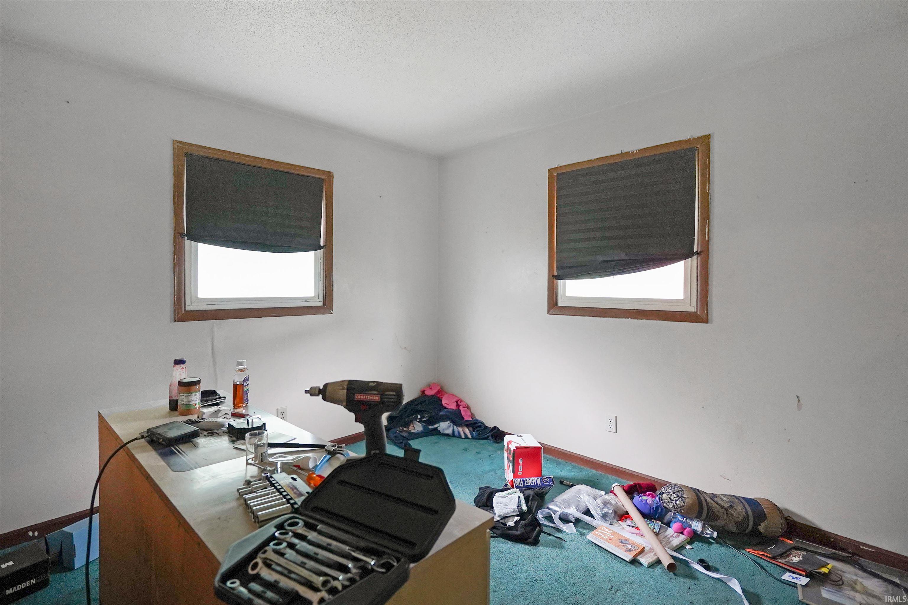 190 N River Road