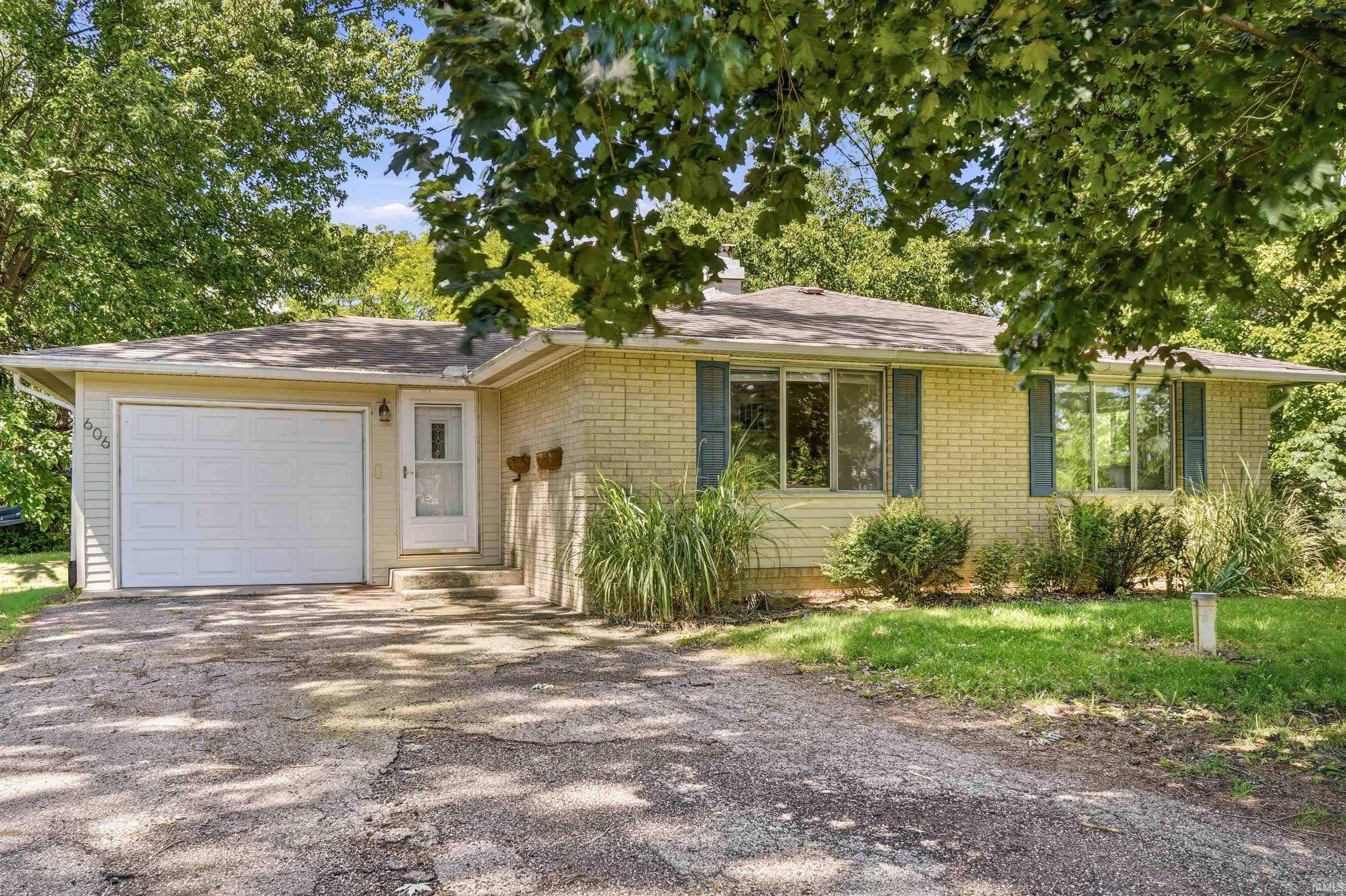 606 W Elm Street