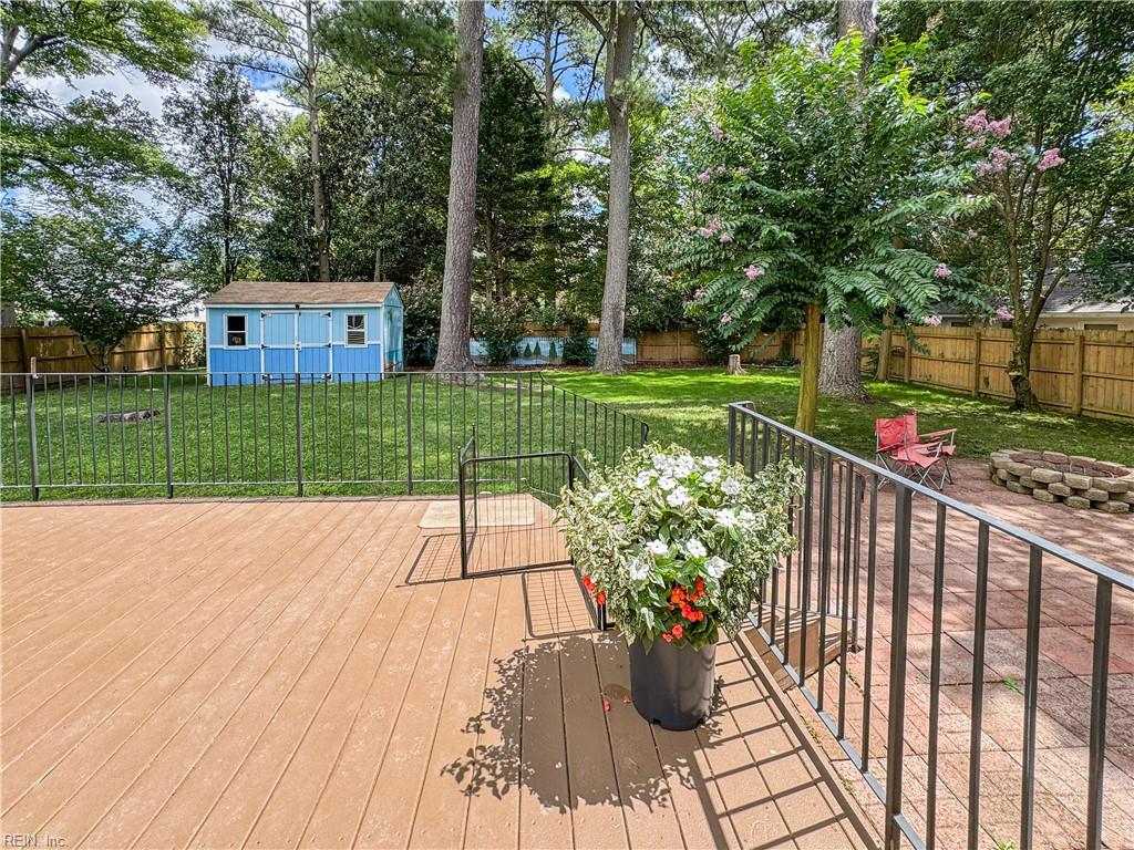 1052 Old Canterbury DR