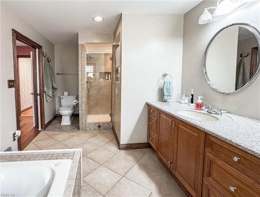 1052 Old Canterbury DR