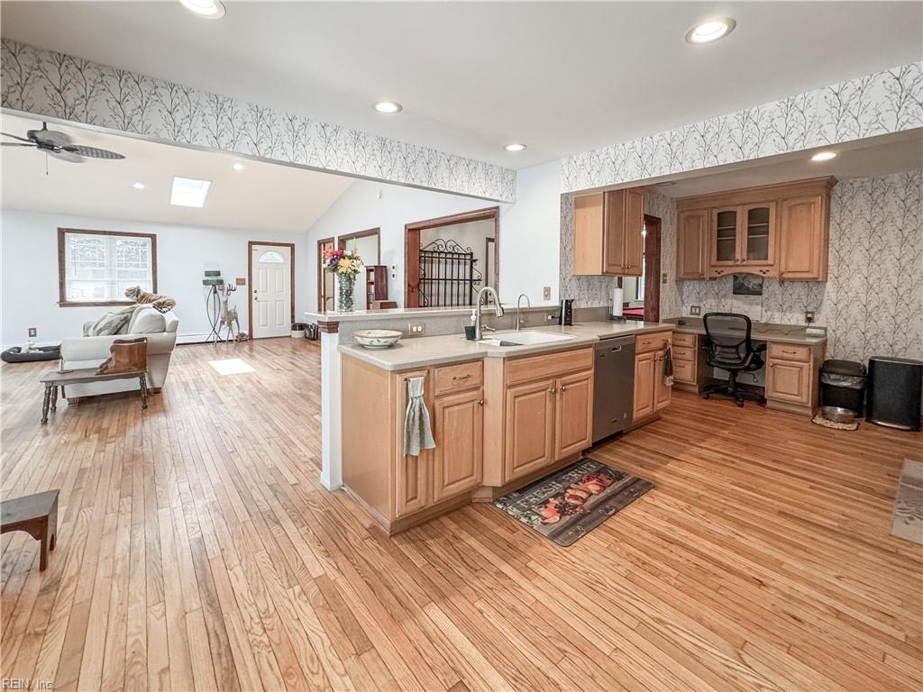 1052 Old Canterbury DR