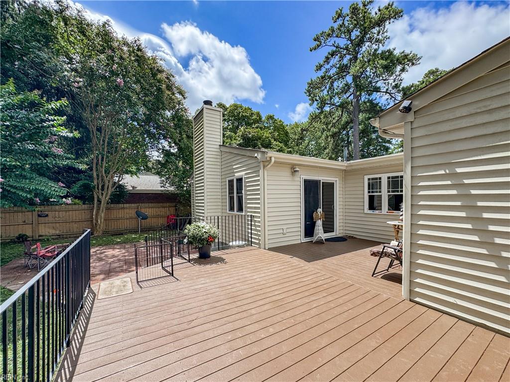 1052 Old Canterbury DR