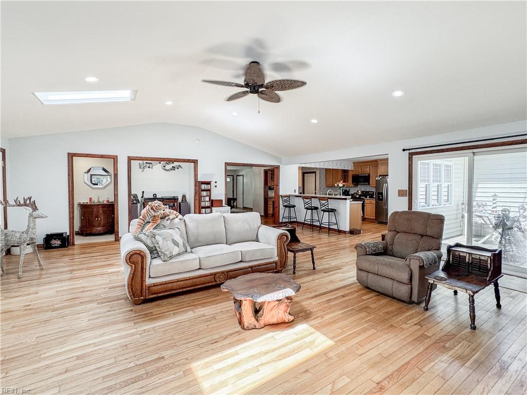 1052 Old Canterbury DR