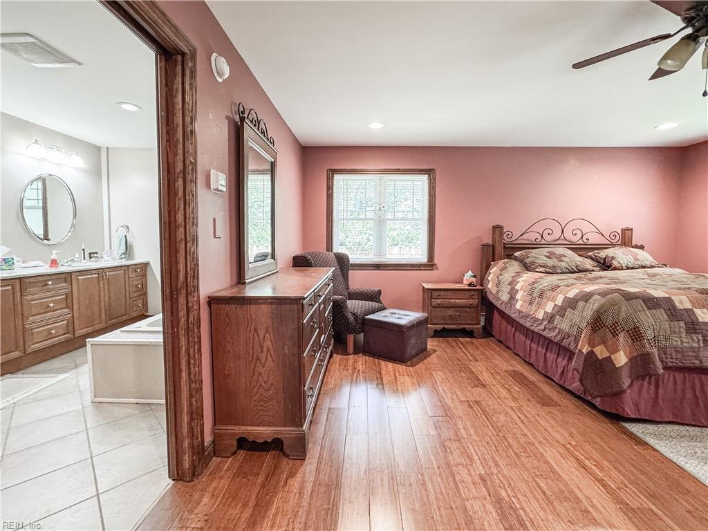 1052 Old Canterbury DR