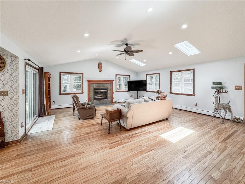 1052 Old Canterbury DR