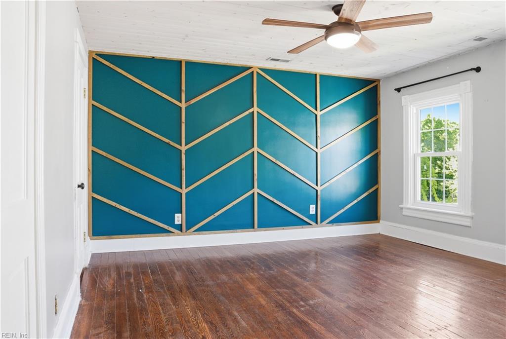201 Beach RD