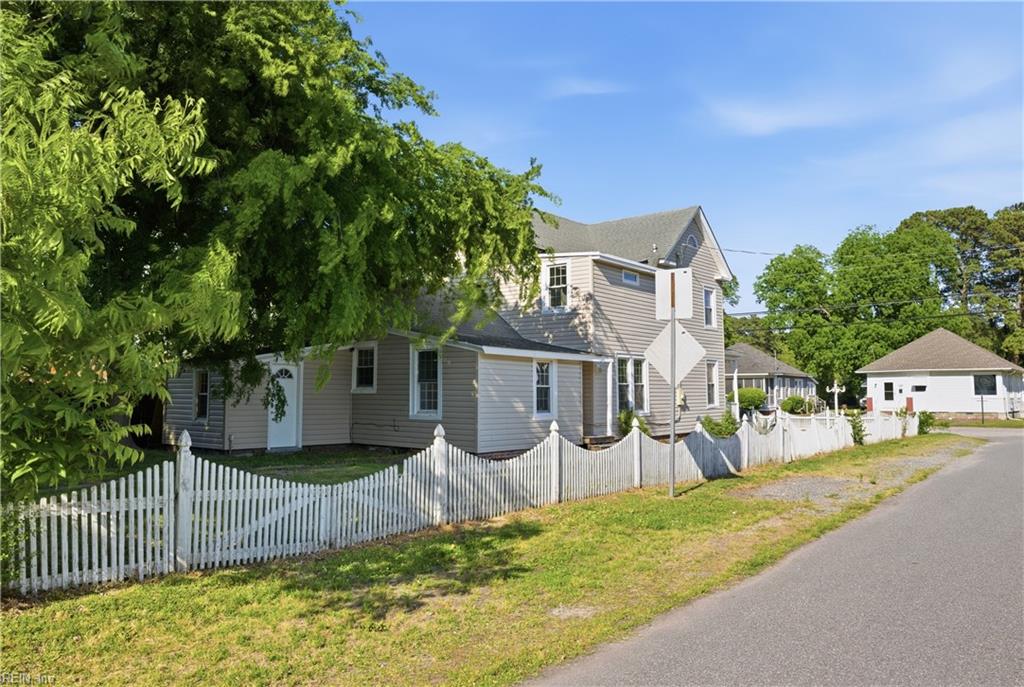 201 Beach RD