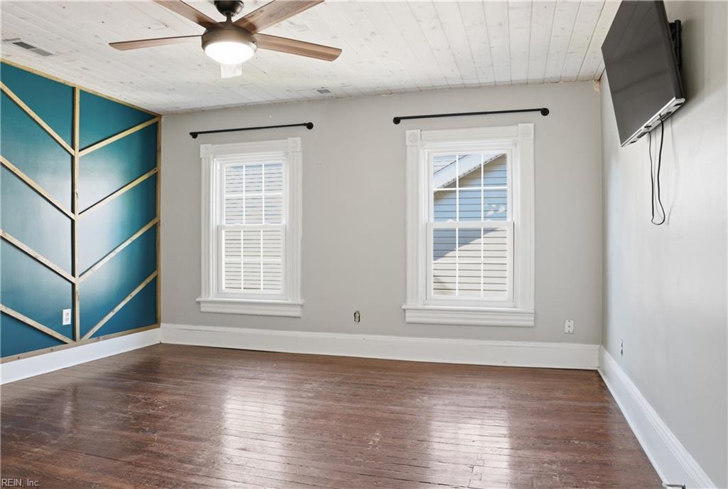 201 Beach RD